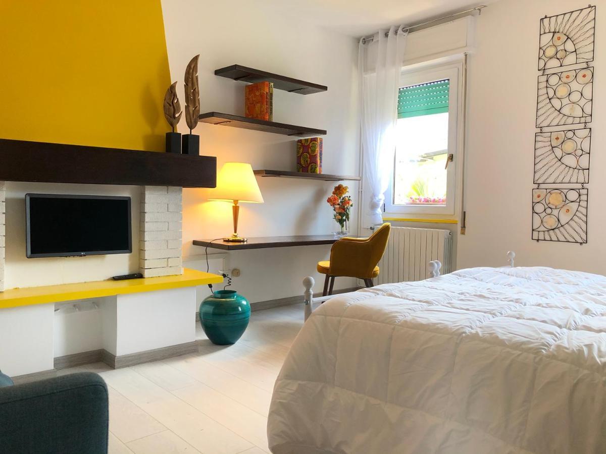 Clua Holiday House Porto Ceresio Eksteriør billede