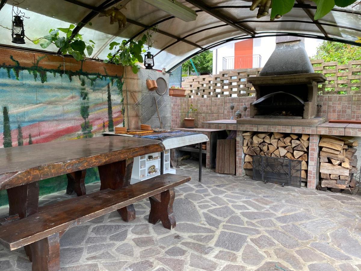Clua Holiday House Porto Ceresio Eksteriør billede